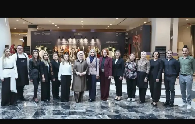 Etkinlik katılımcılarıyla toplu fotoğraf