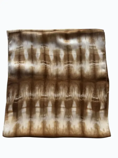 Ceviz tonlarında shibori örtü
