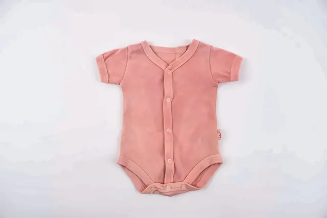 Kök boyalı bebek zıbını